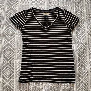 HOLLISTER Striped V-Neck T-Shirt. Size Medium.